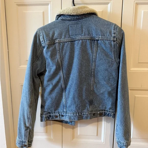 Levi's Blue Sherpa Lined Jean Jacket - Picture 2 of 5